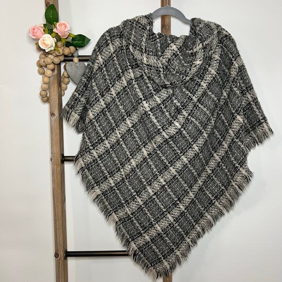 St.‎ John's Bay Black Gray Cream Poncho One Size - Picture 7 of 9